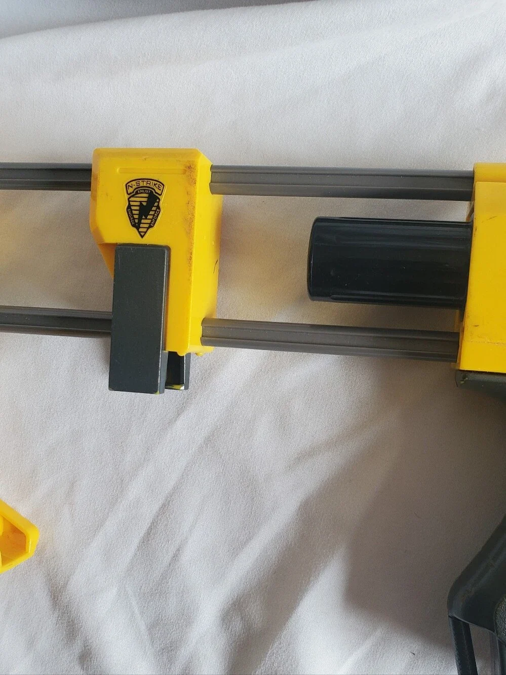 Nerf Vtg 2007 Recon CS-6 Yellow and Black Pump-Action Foam Blaster C-044A Hasbro